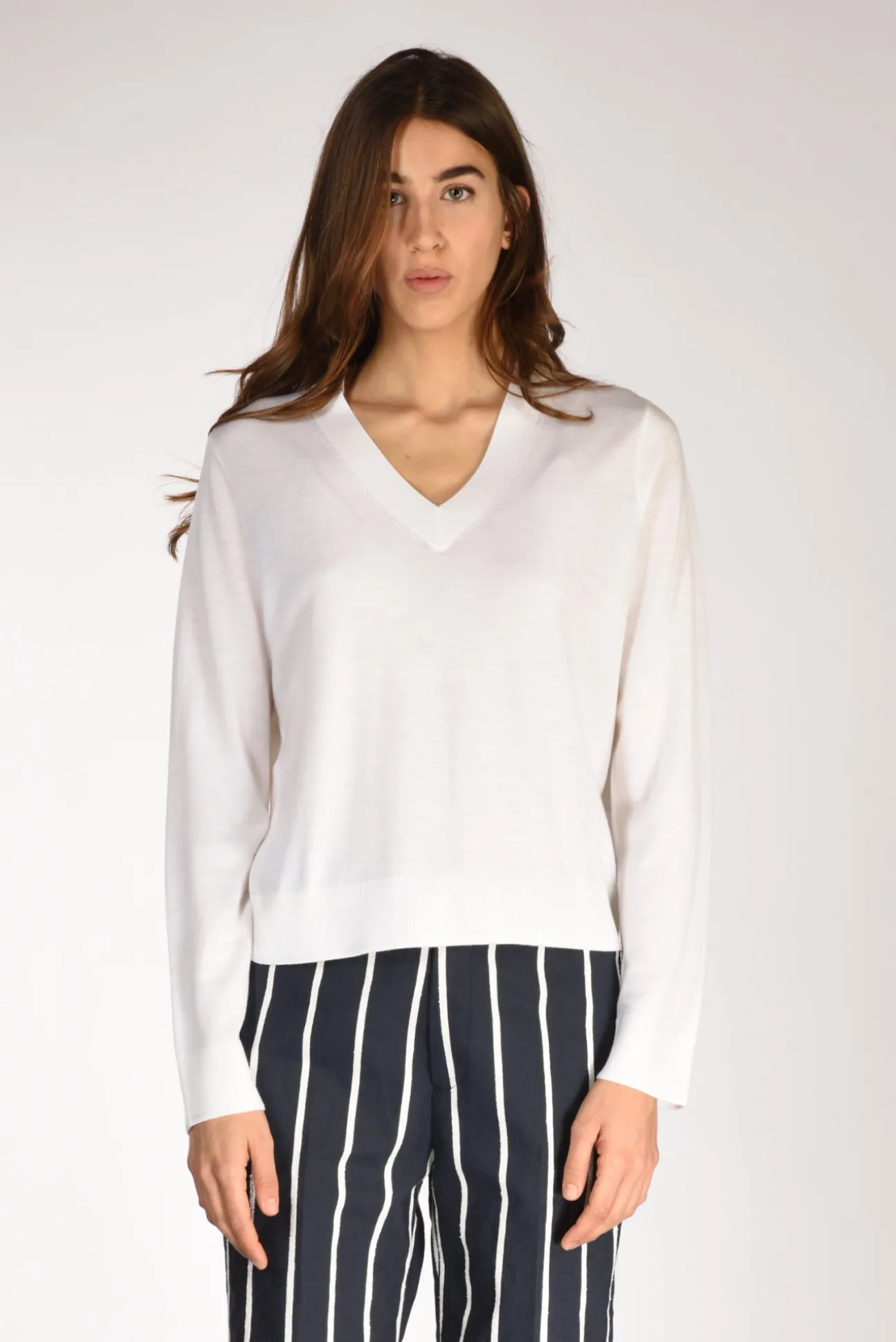 maglia_v_bianco_naturale_1.webp maglia v bianco naturale