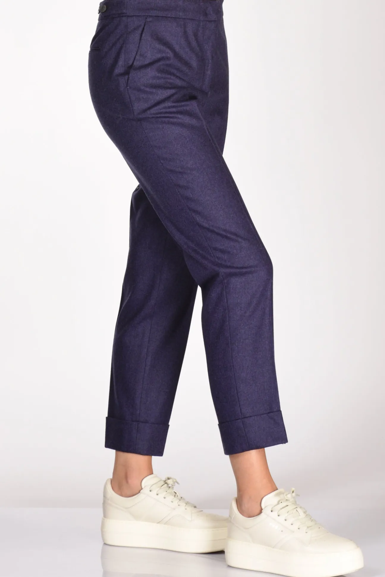 pantalone_andrea_viola_0.webp pantalone andrea viola