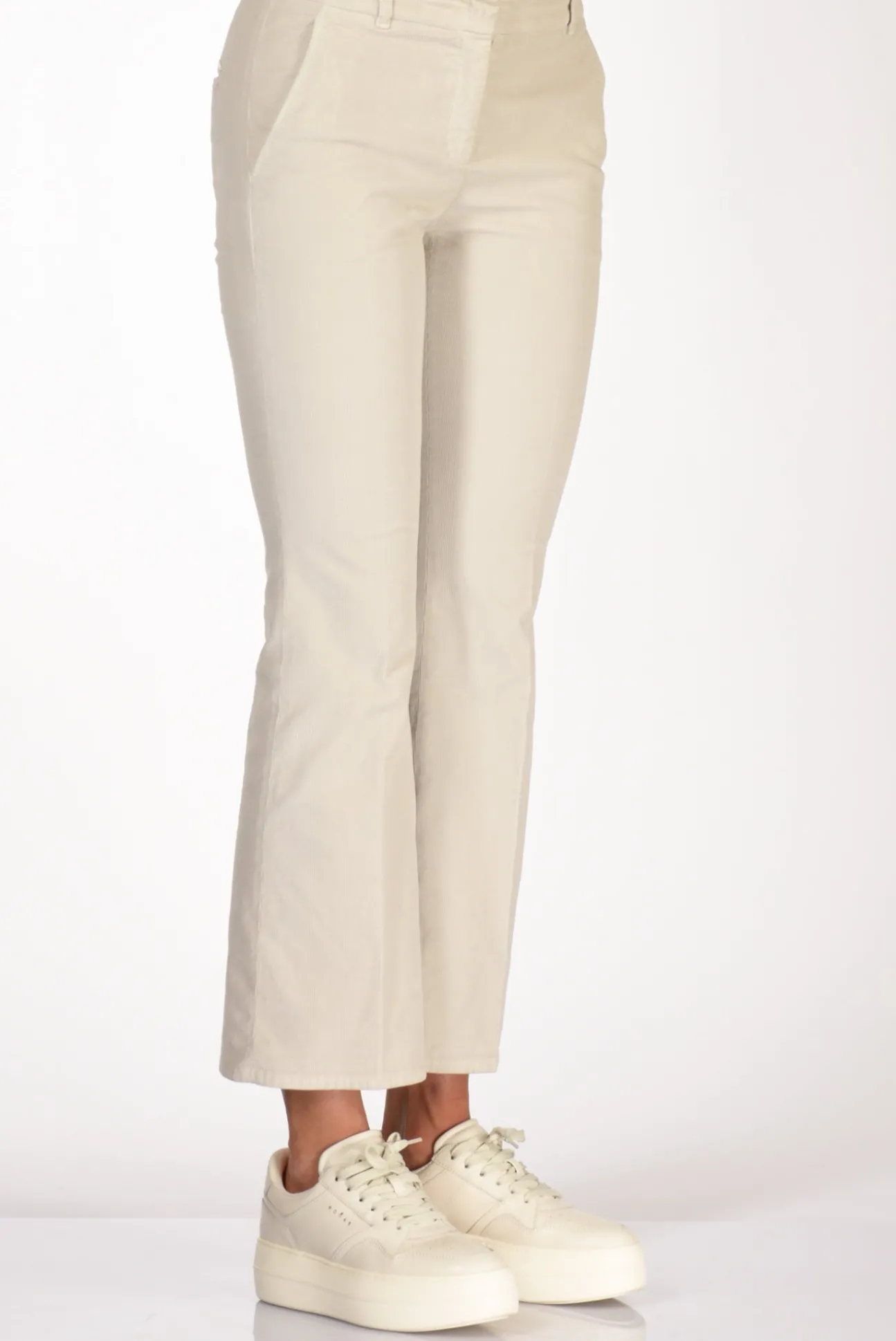 pantalone_aylen_grigio_ch_3.webp pantalone aylen grigio chiaro