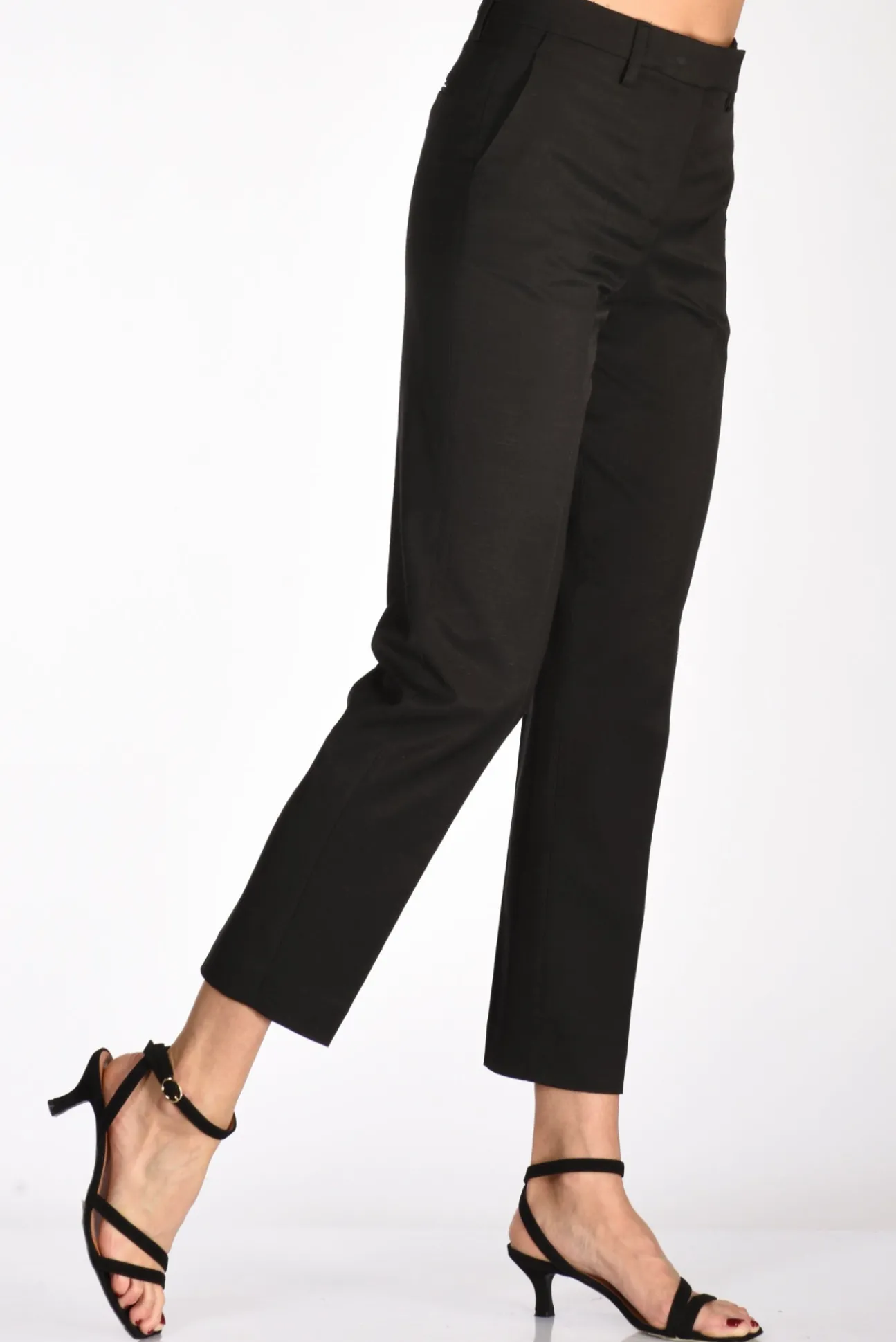 pantalone_dritto_nero_0.webp pantalone dritto nero
