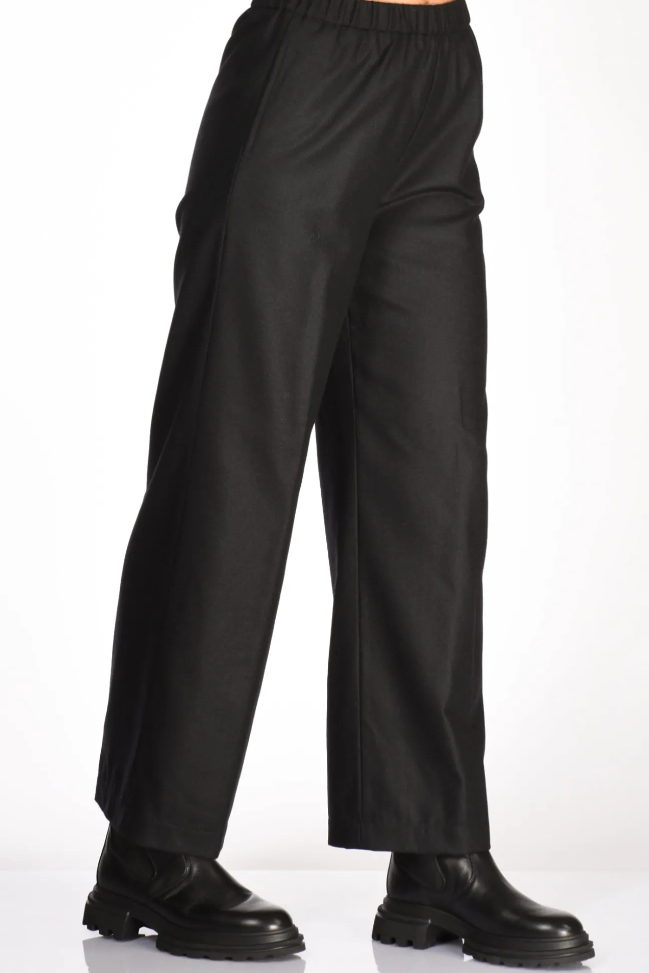 pantalone_elastico_nero_0-1.webp pantalone elastico nero