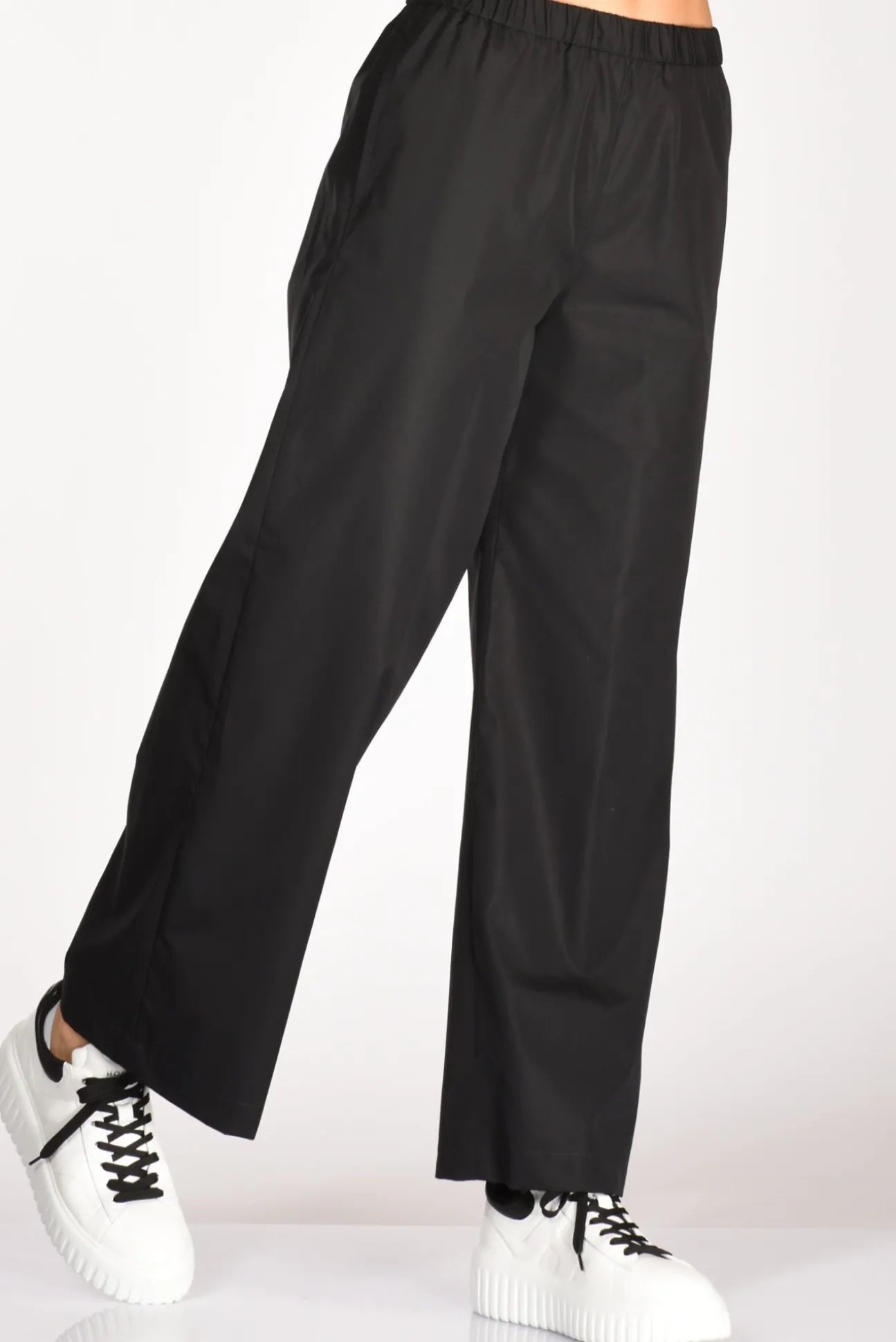 pantalone_elastico_nero_0.webp pantalone elastico nero