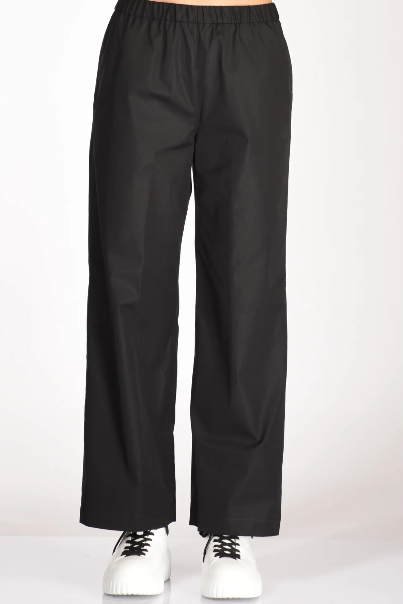 pantalone_elastico_nero_2.webp pantalone elastico nero
