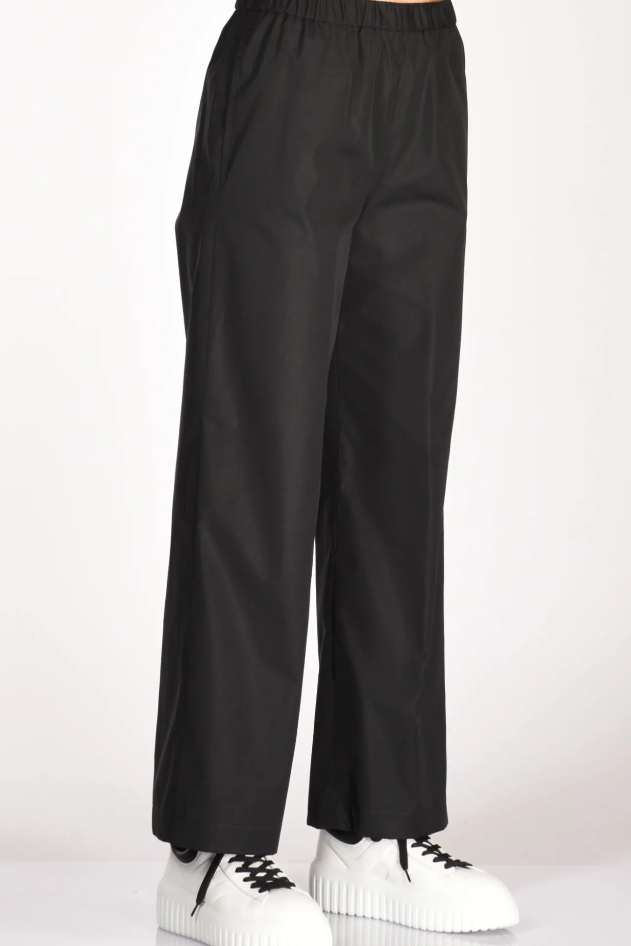 pantalone_elastico_nero_3.webp pantalone elastico nero