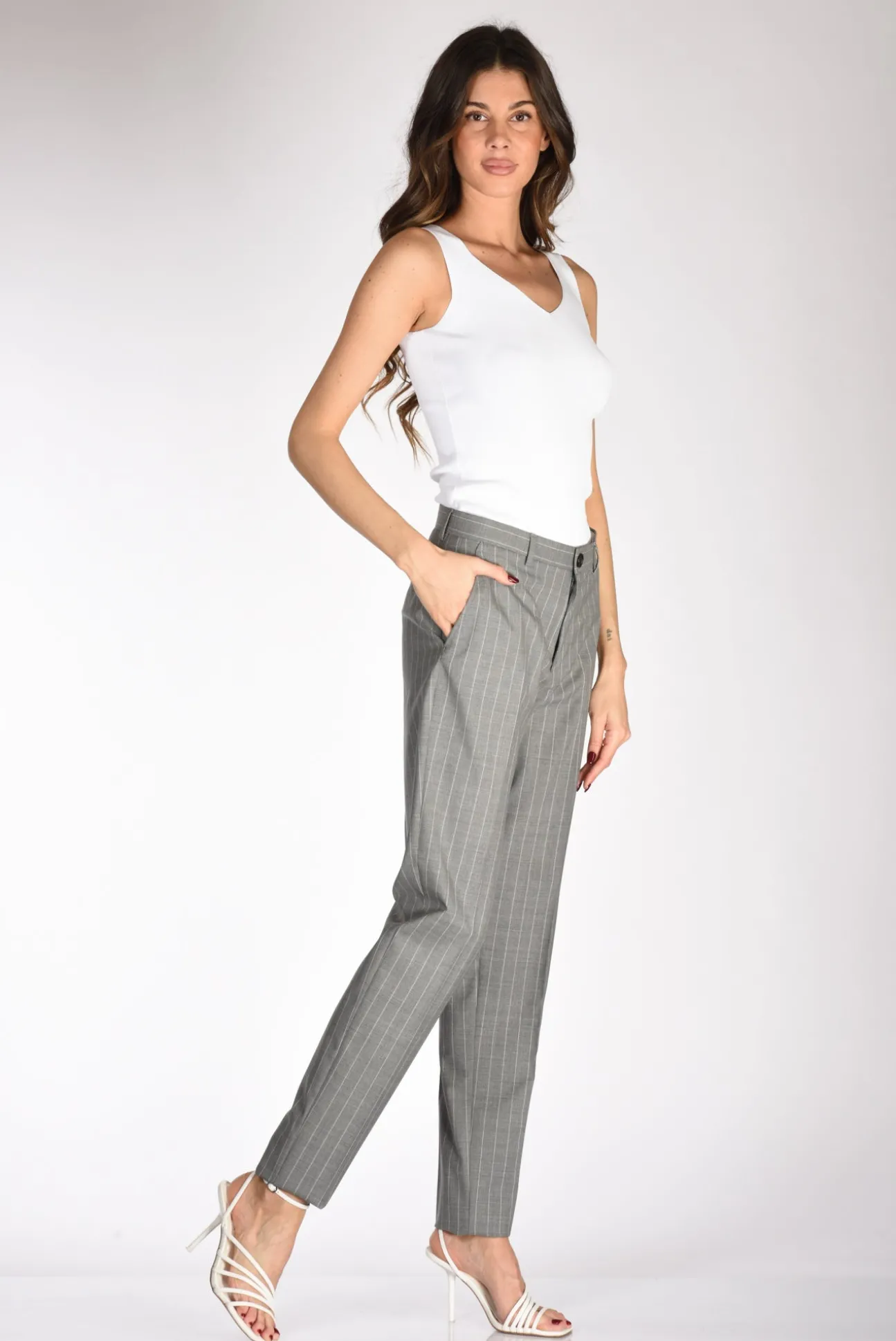 pantalone_gessato_grigiob_1.webp pantalone gessato grigio/bianco