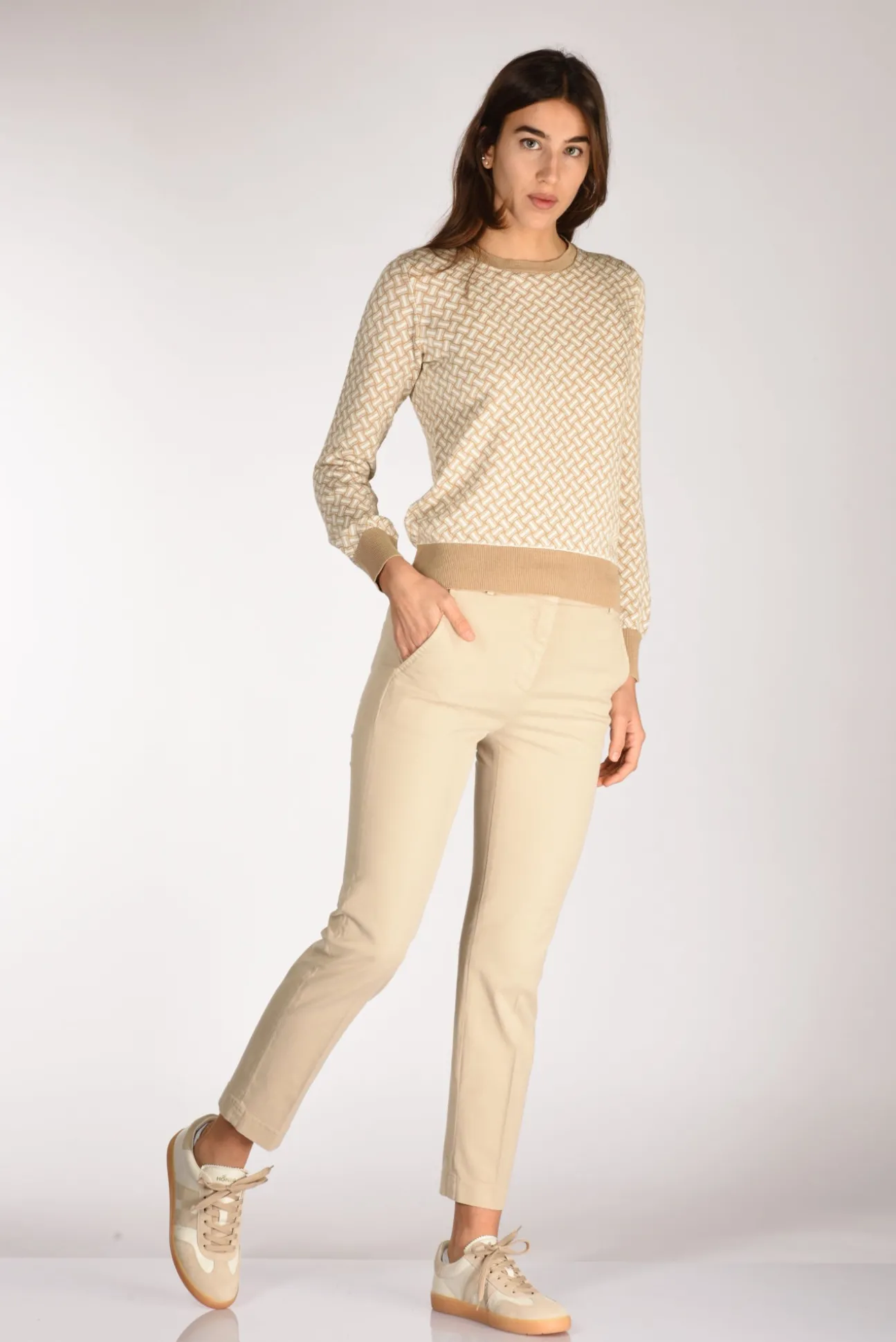 pantalone_leyre_beige_scu_1-1.webp pantalone leyre beige scuro