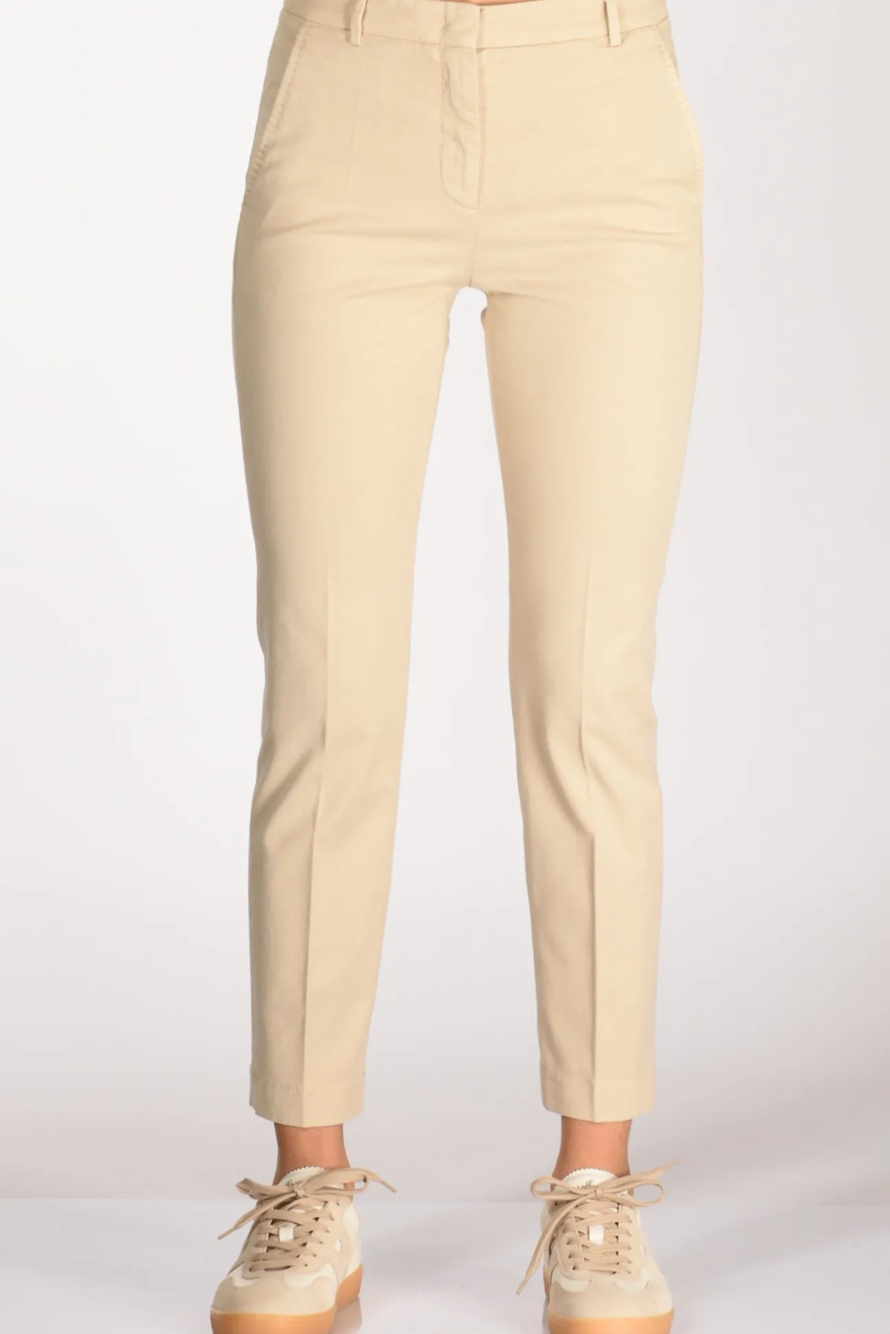pantalone_leyre_beige_scu_2-1.webp pantalone leyre beige scuro