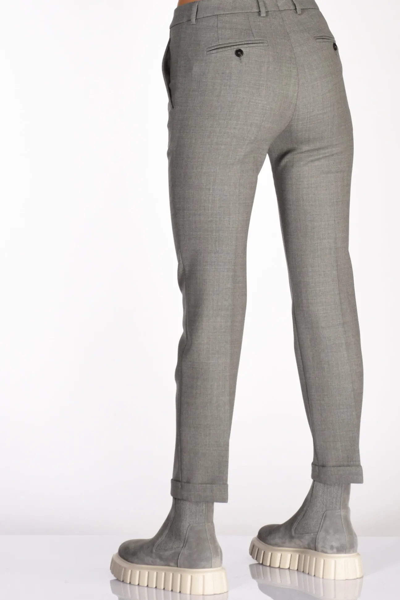 pantalone_leyre_grigio_ch_5.webp pantalone leyre grigio chiaro