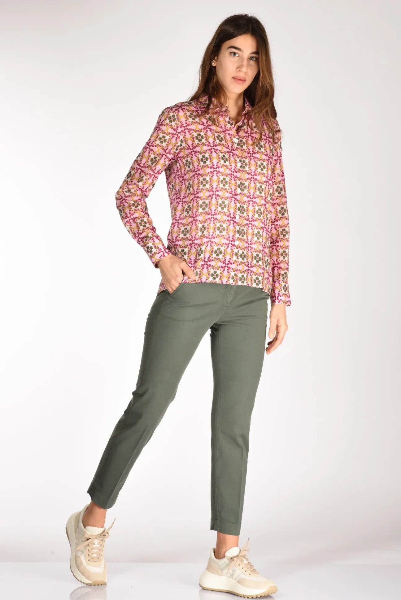 pantalone_leyre_verde_1.webp pantalone leyre verde