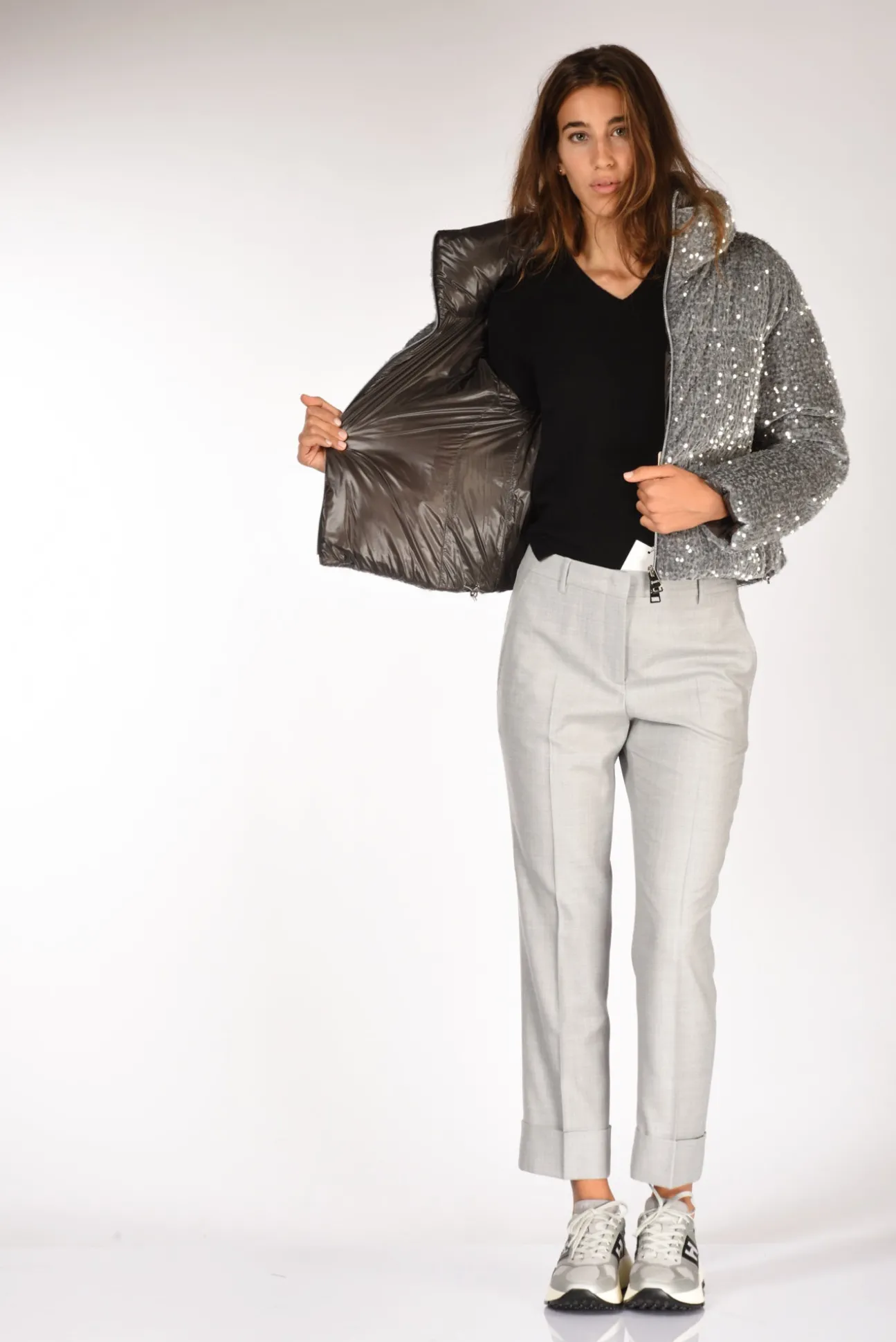 piumino_paillettes_grigio_5.webp piumino paillettes grigio