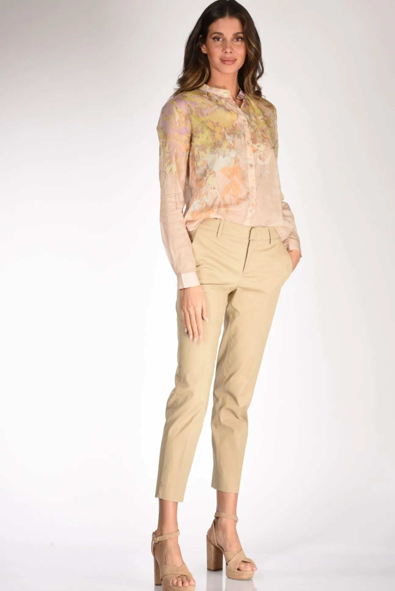 sandalo_camoscio_beige_1.webp sandalo camoscio beige