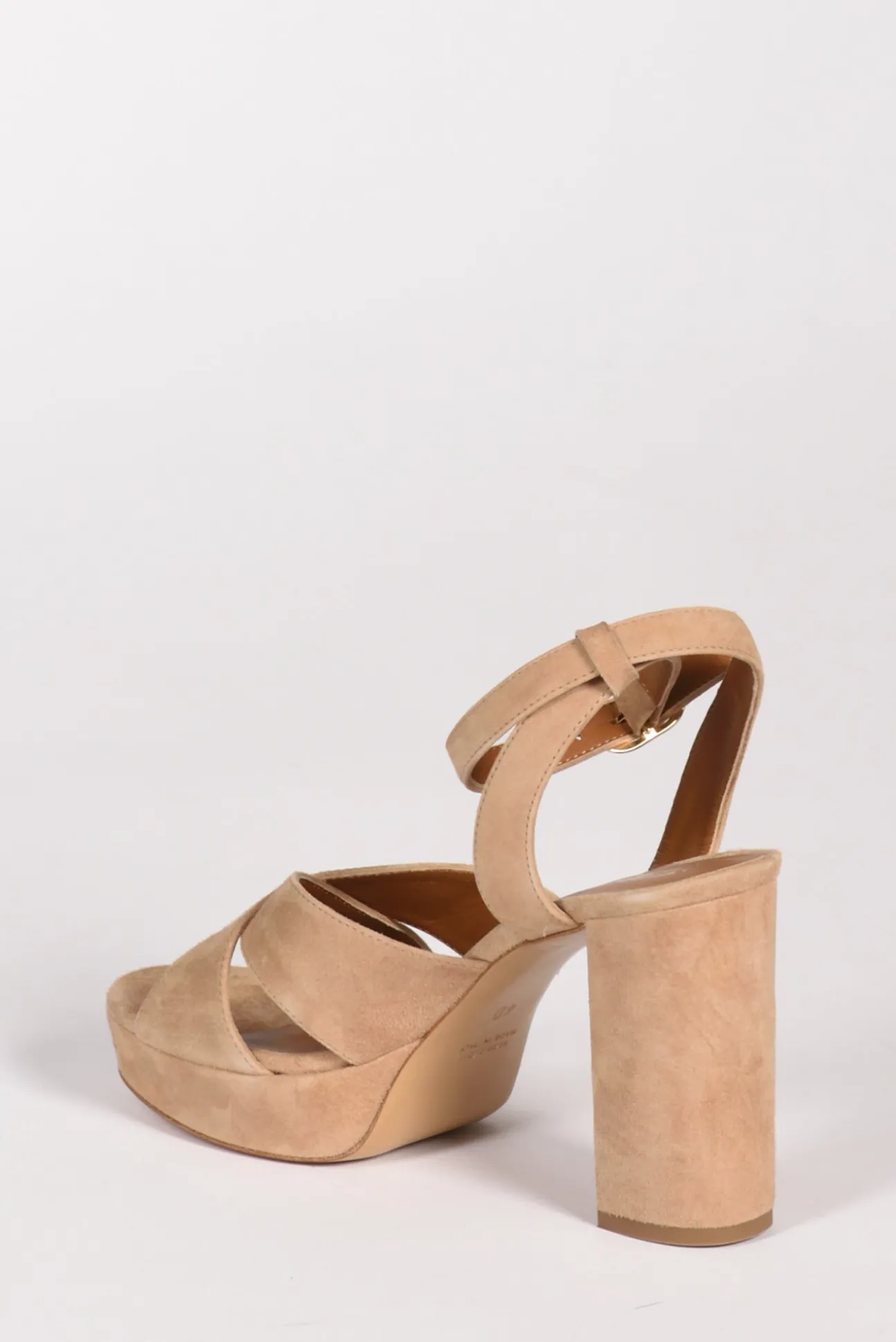 sandalo_camoscio_beige_3.webp sandalo camoscio beige