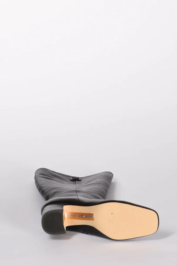 stivale con tacco nero