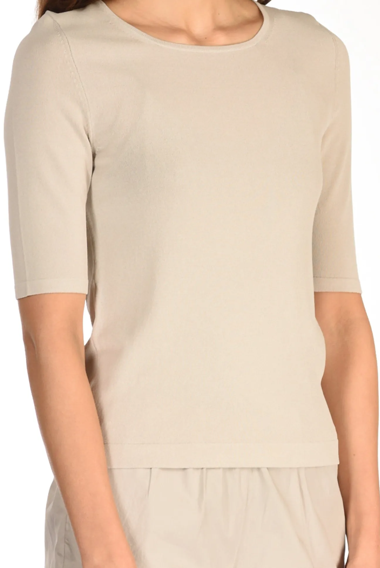 tshirt_di_maglia_beige_3.webp tshirt di maglia beige
