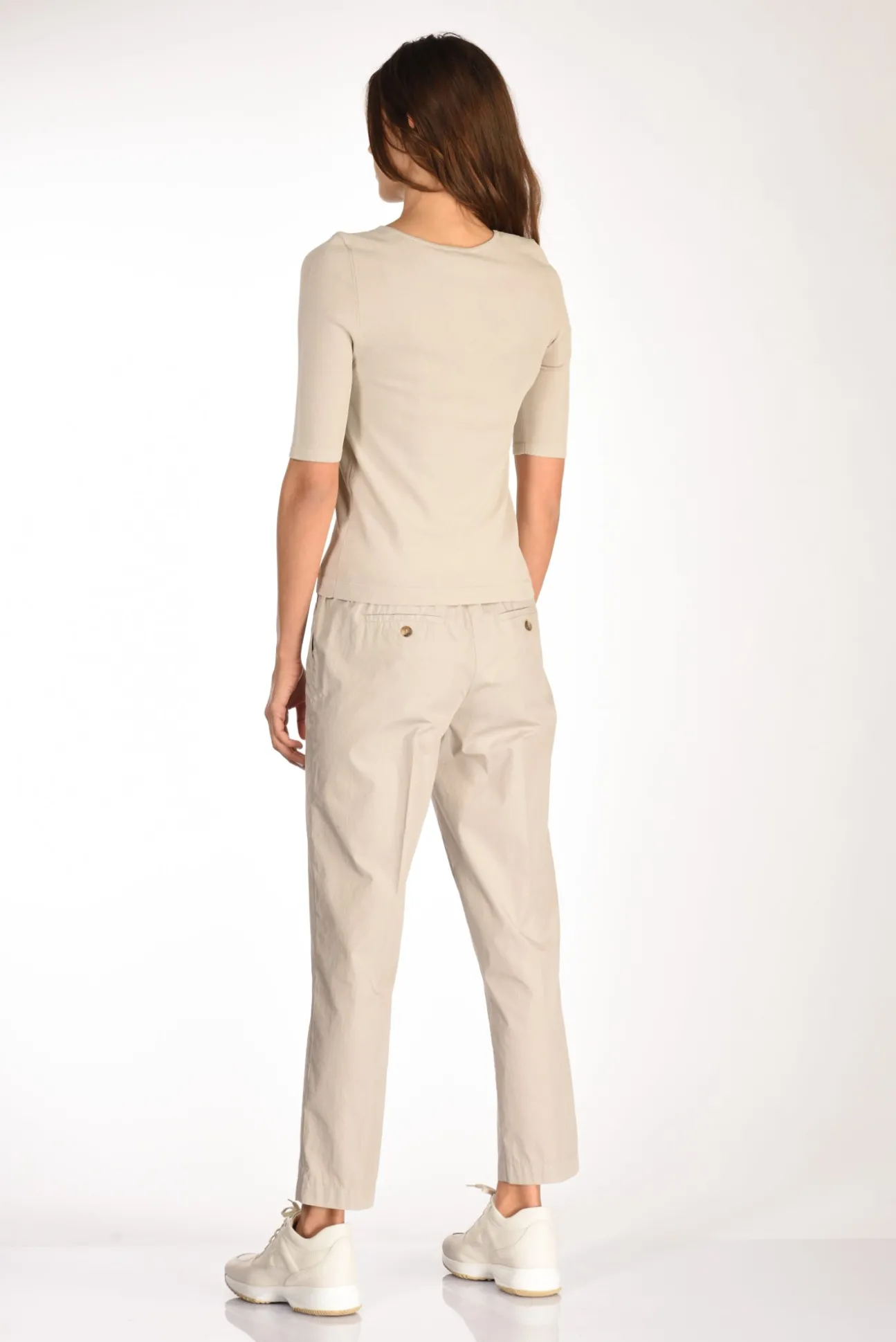 tshirt_di_maglia_beige_4.webp tshirt di maglia beige