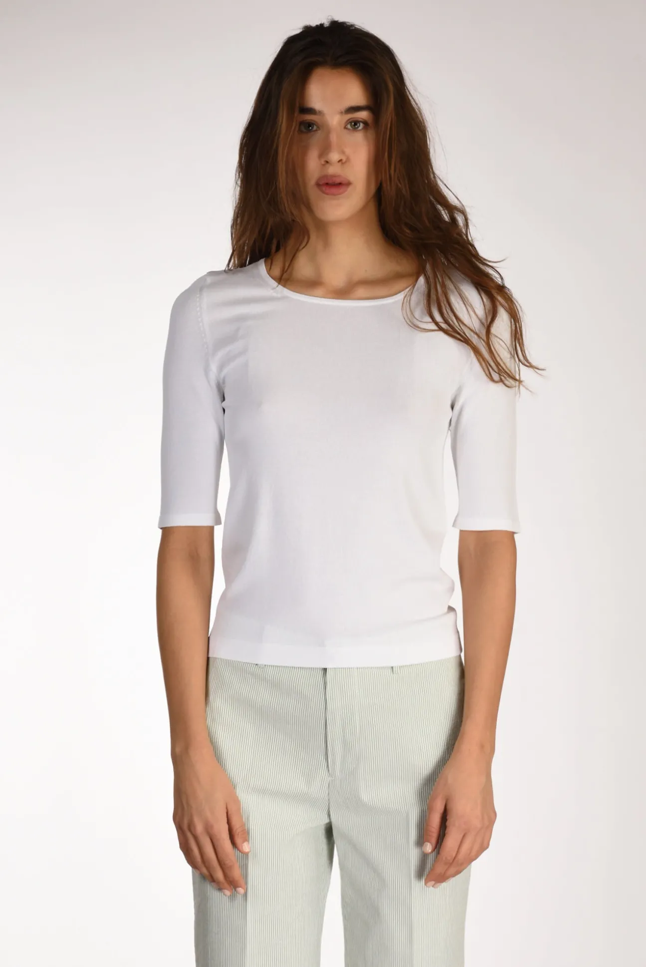 tshirt_di_maglia_bianco_1.webp tshirt di maglia bianco