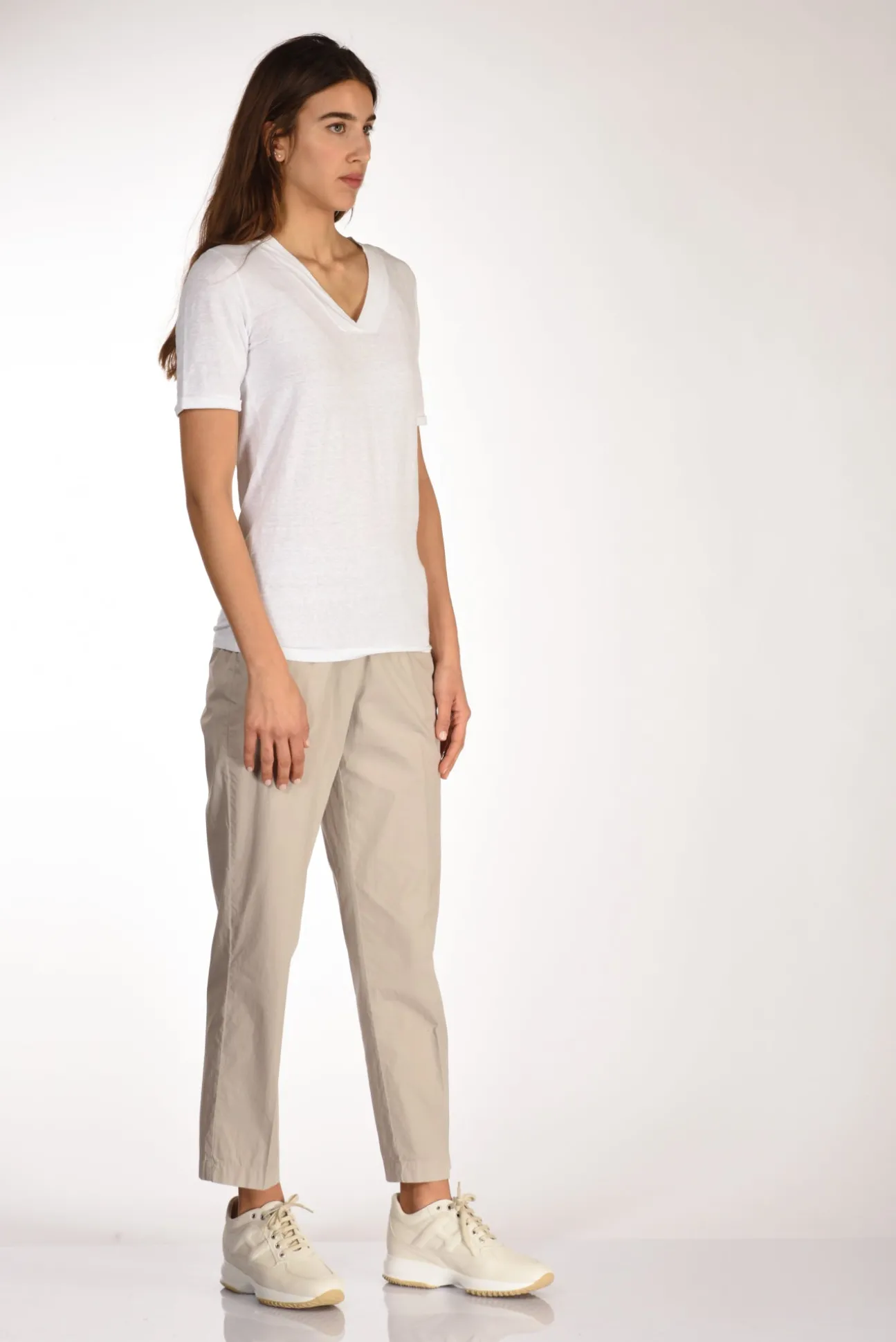 tshirt_di_maglia_bianco_3-1.webp tshirt di maglia bianco