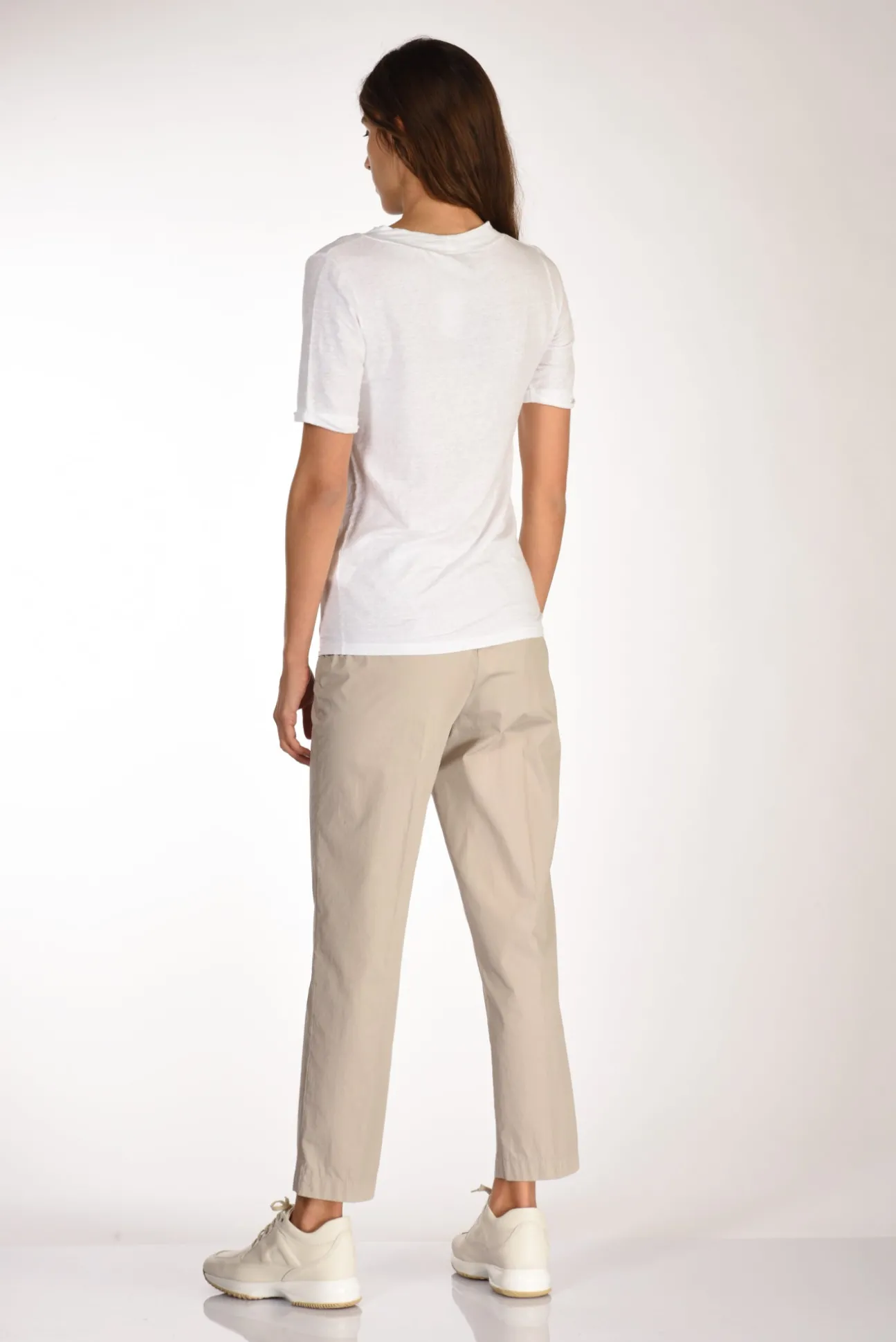 tshirt_di_maglia_bianco_4-1.webp tshirt di maglia bianco