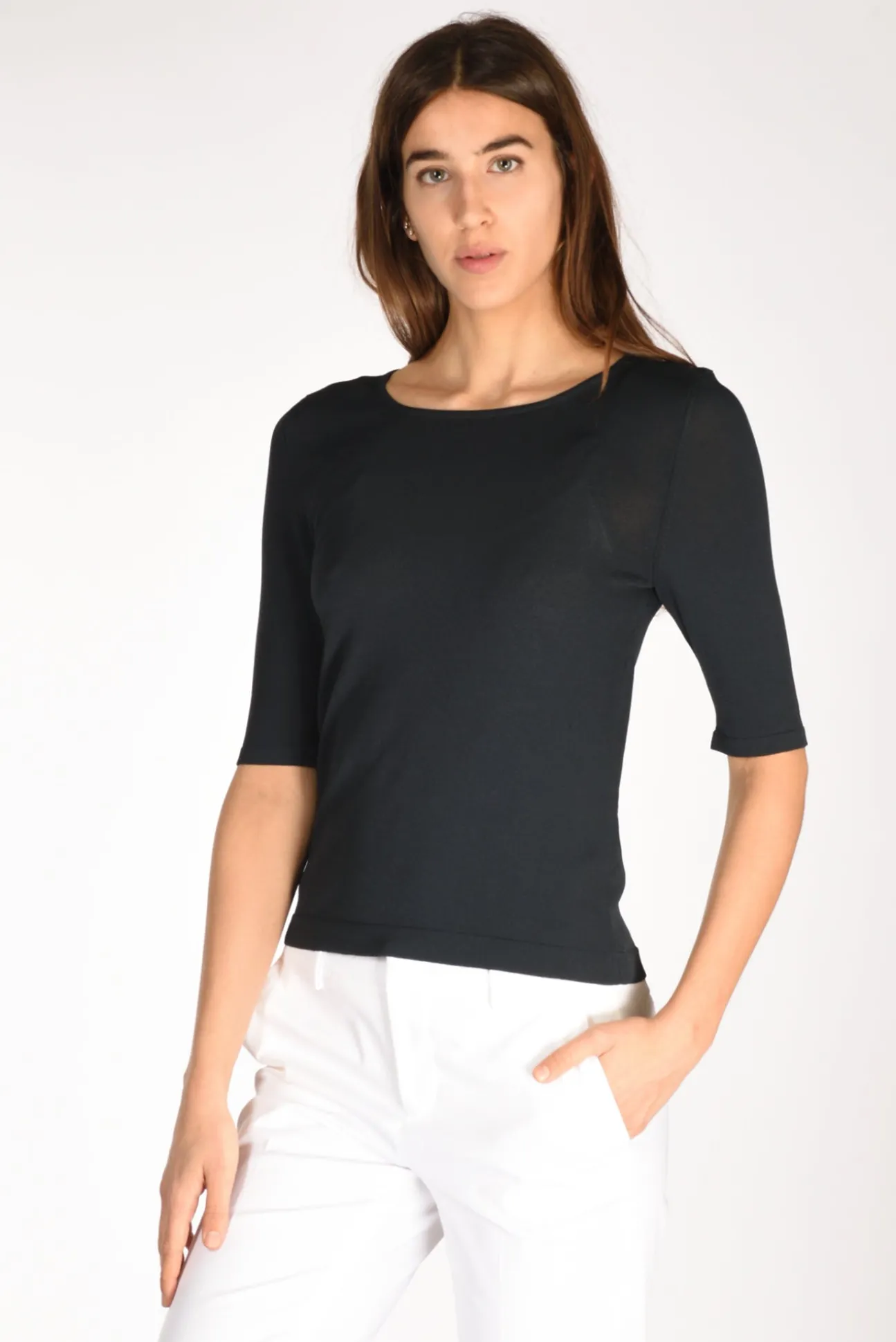 tshirt_di_maglia_blu_0.webp tshirt di maglia blu
