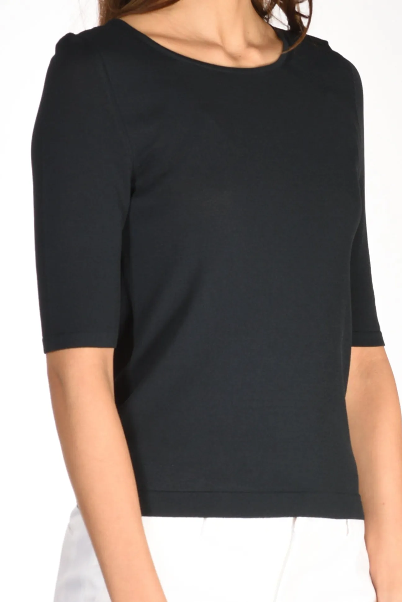 tshirt_di_maglia_blu_2.webp tshirt di maglia blu