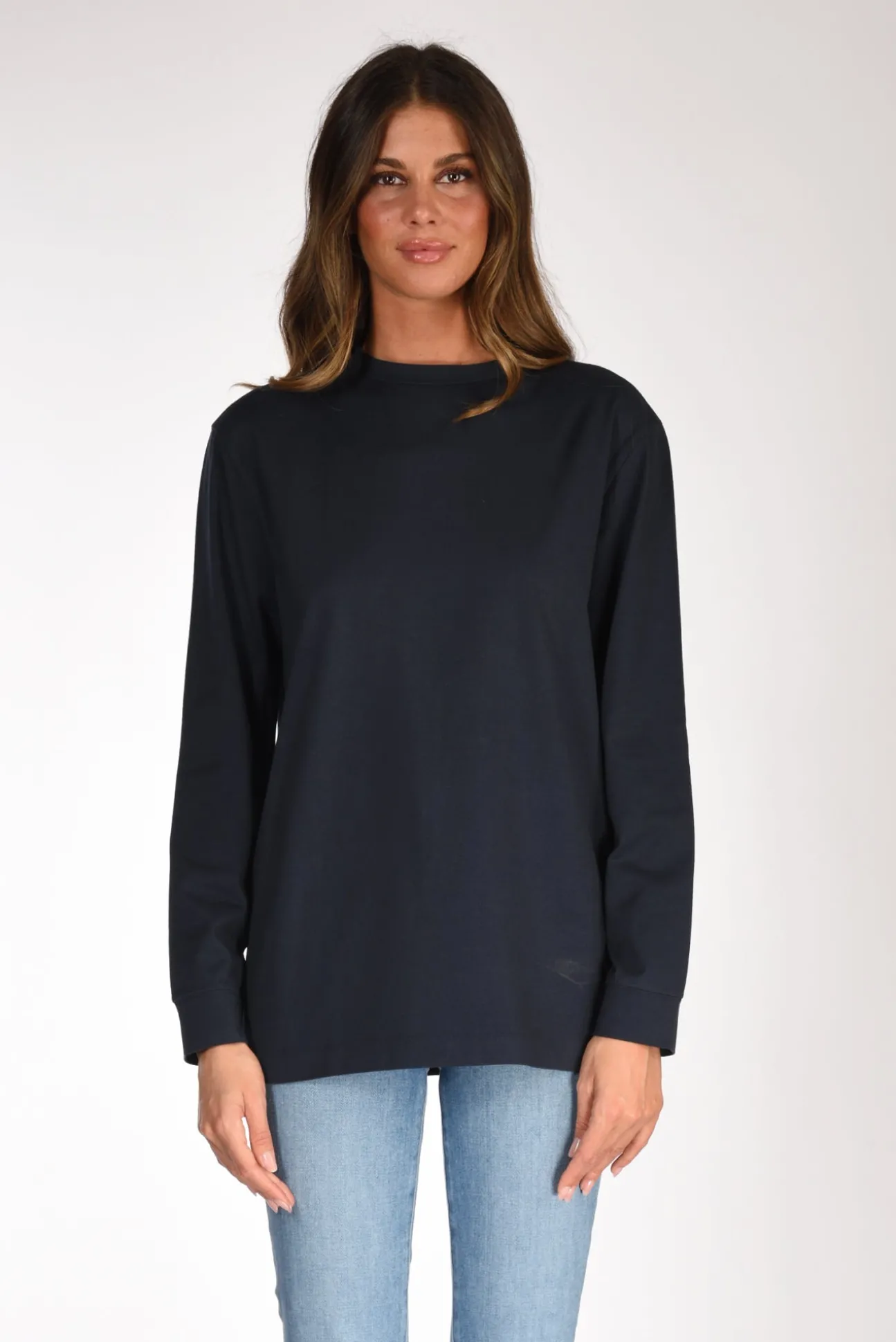 tshirt_over_blu_1.webp t-shirt over blu