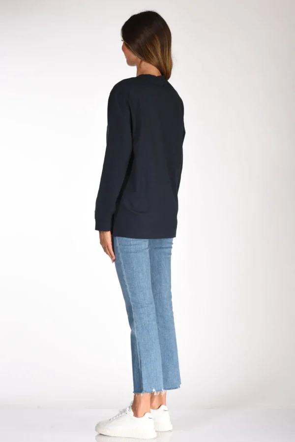t-shirt over blu