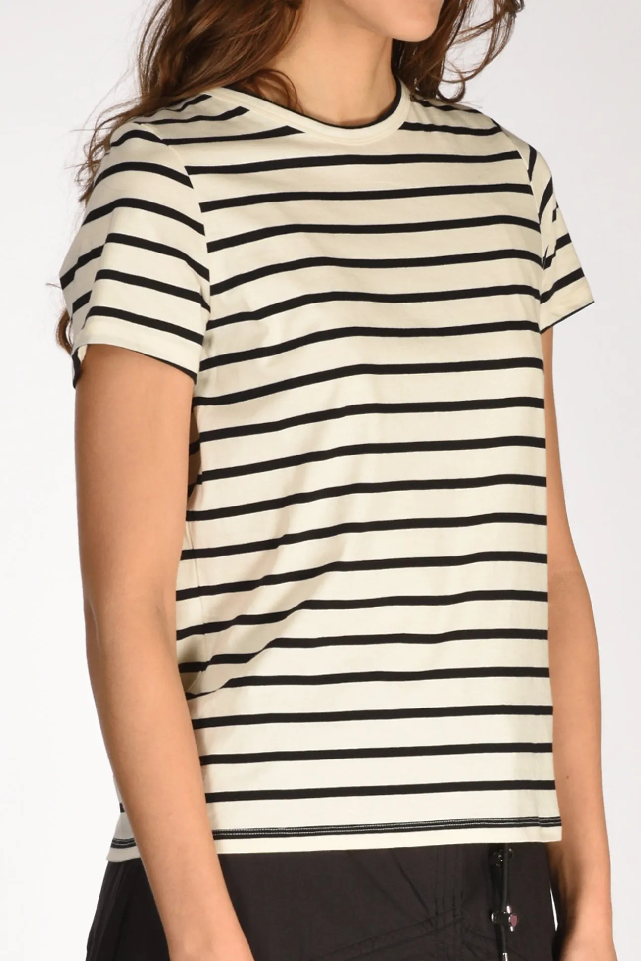 tshirt_rigata_beigenero_3-1.webp tshirt rigata beige/nero
