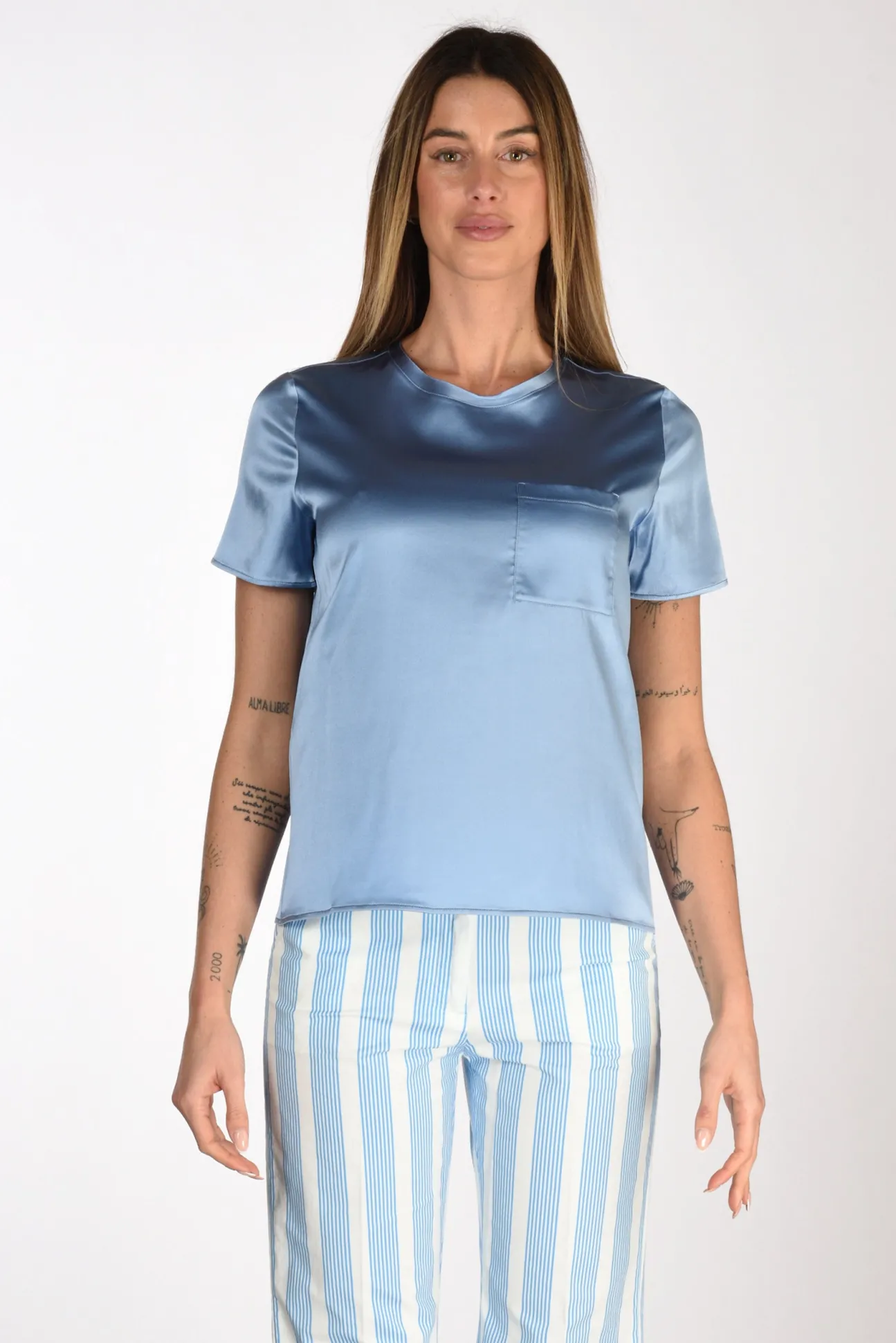 tshirt_seta_azzurro_1.webp tshirt seta azzurro