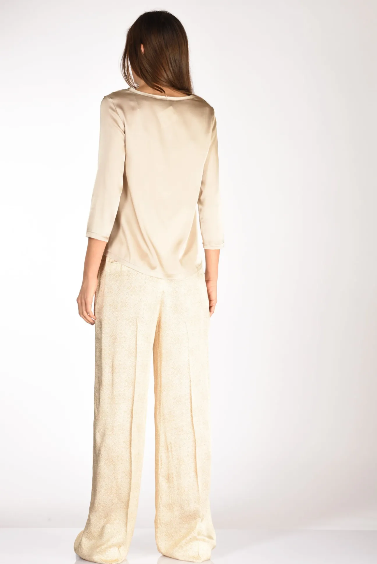 tshirt_seta_beige_4.webp tshirt seta beige