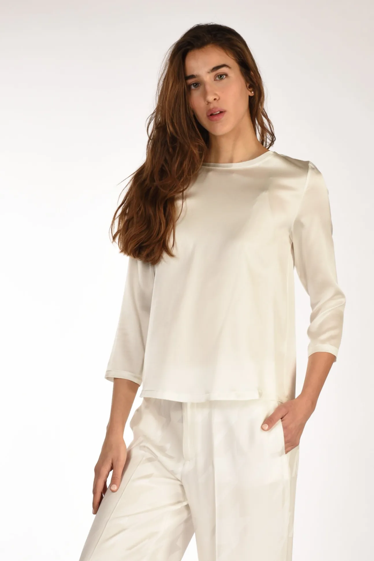 tshirt_seta_bianco_latte_0.webp tshirt seta bianco latte