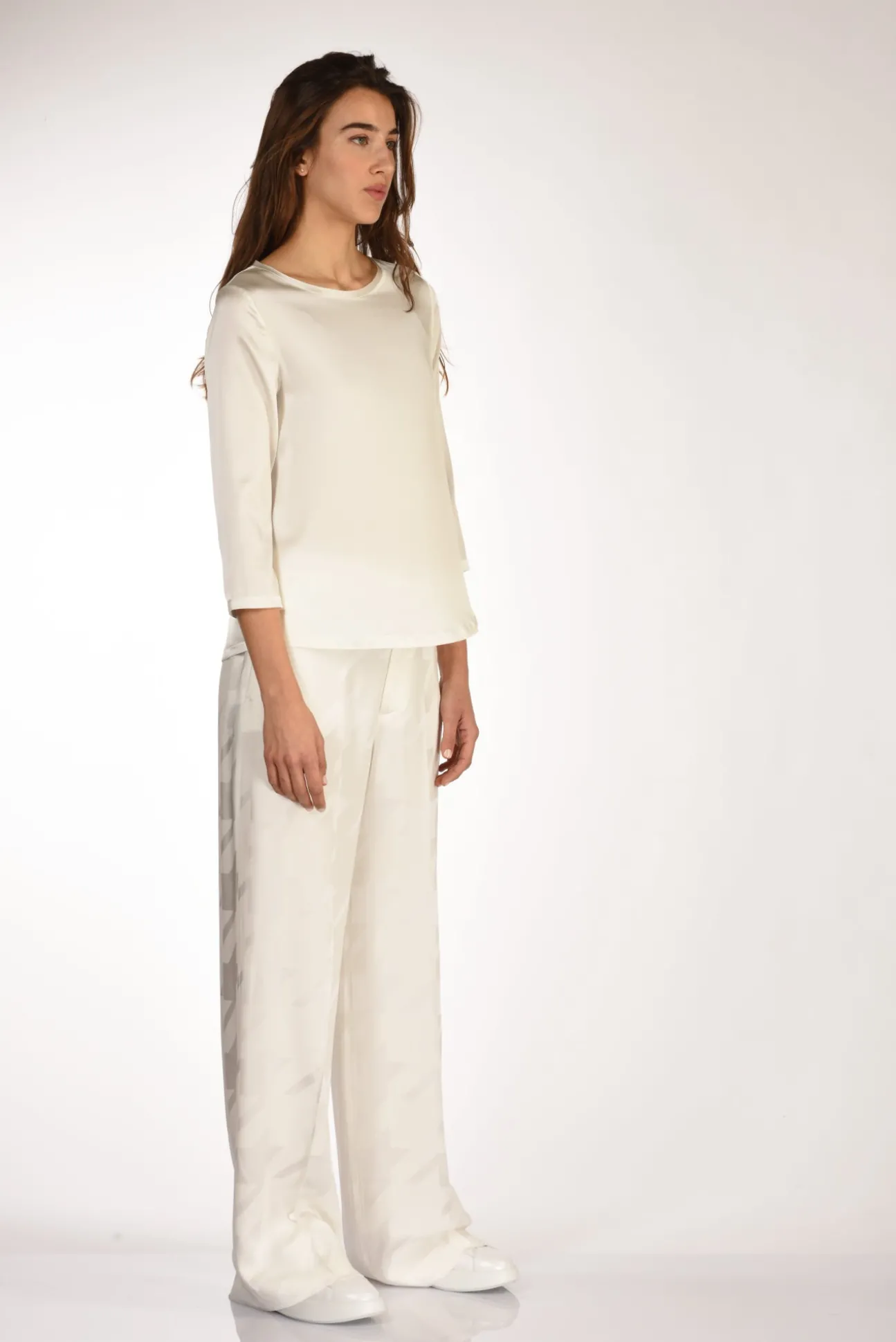 tshirt_seta_bianco_latte_2.webp tshirt seta bianco latte
