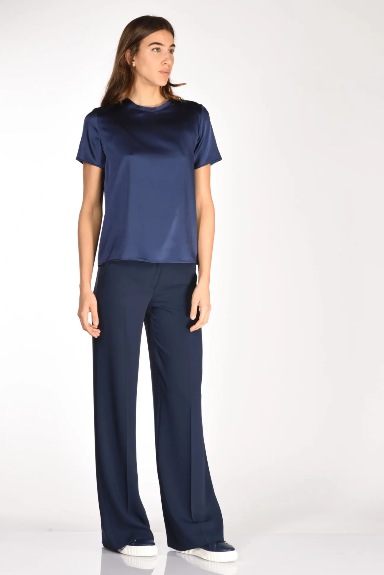 tshirt_seta_blu_3-1.webp tshirt seta blu