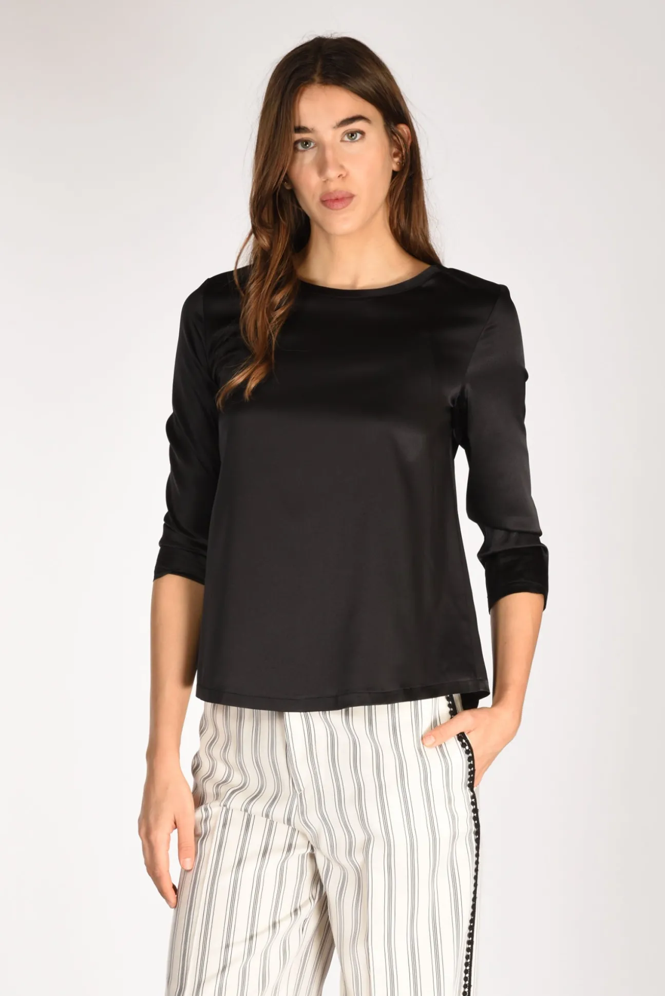 tshirt_seta_nero_0.webp tshirt seta nero
