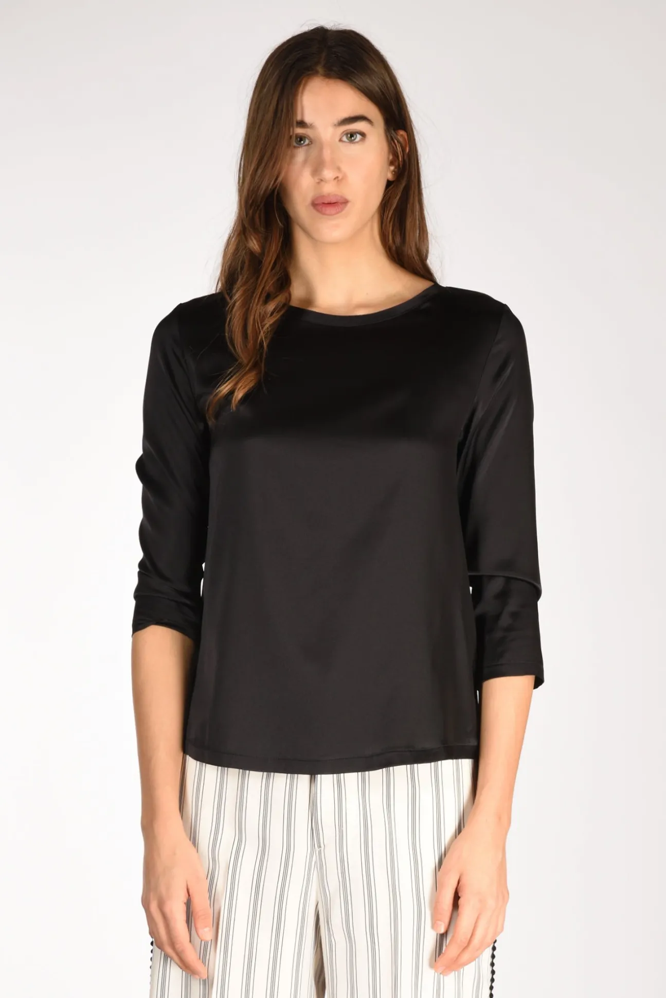tshirt_seta_nero_1.webp tshirt seta nero